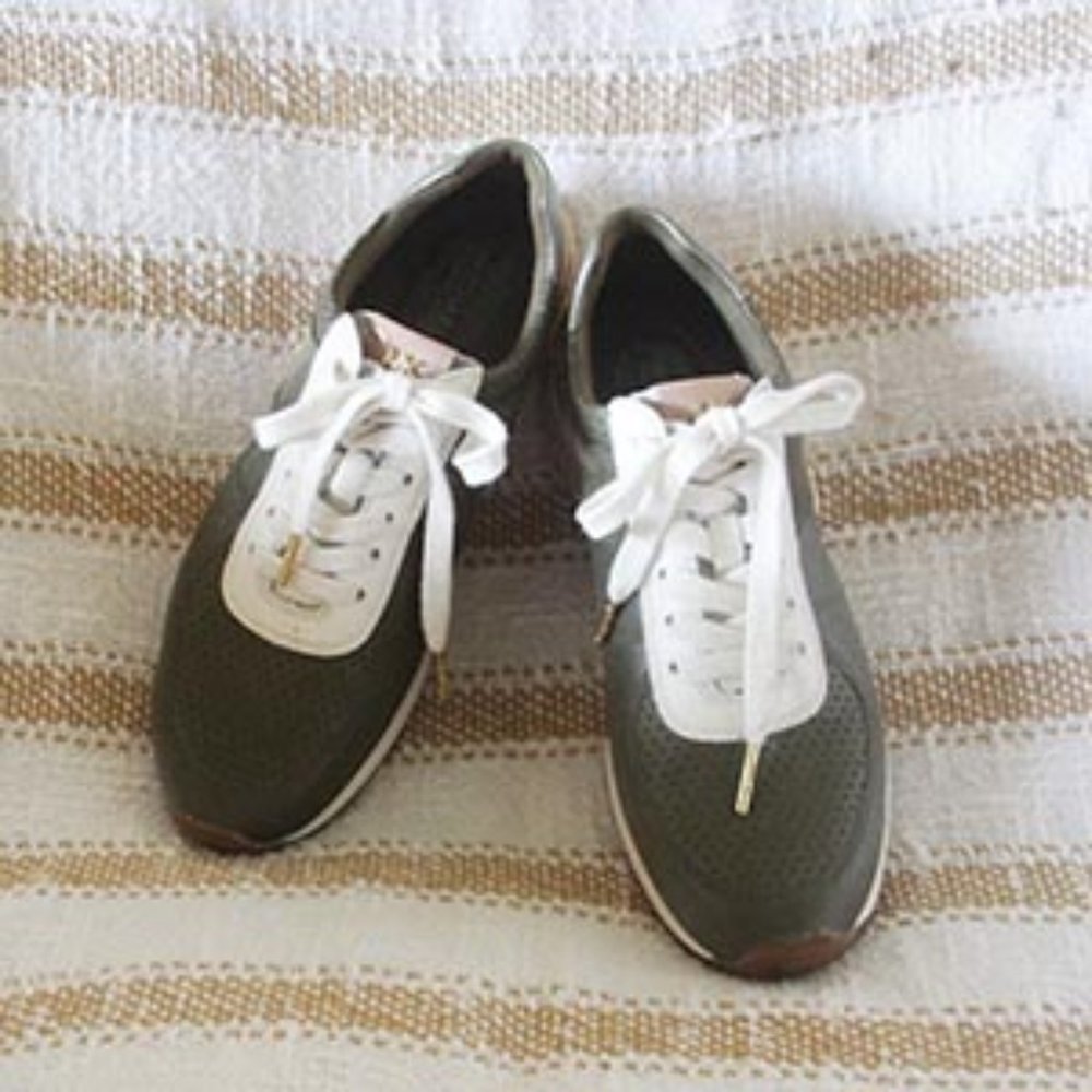 Like New!  Michael Korrs Sneakers size 6.5 medium